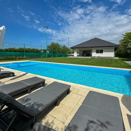 Lahuzur - Casa De Vacanta - Therme Balotesti & Aeroport Otopeni Săftica Exterior photo
