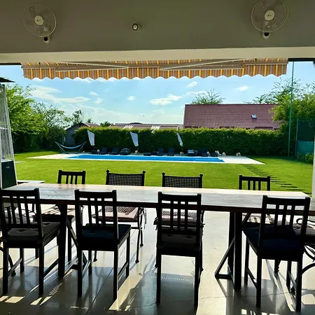 Lahuzur - Casa De Vacanta - Therme Balotesti & Aeroport Otopeni Săftica Exterior photo